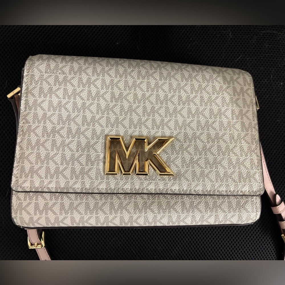 Authentic Michael Kors MIMI monogram bag in cream and light pink shoulder bag